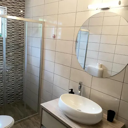 Viktorija *